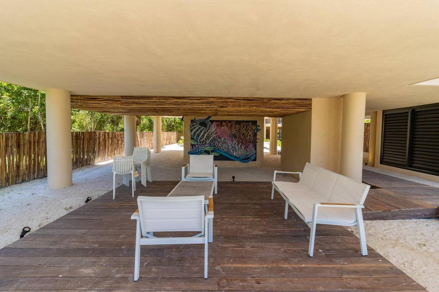 Pool View Loft Steps From The Ocean In Punta Cocos - C101 Hotel Isla Holbox Kültér fotó