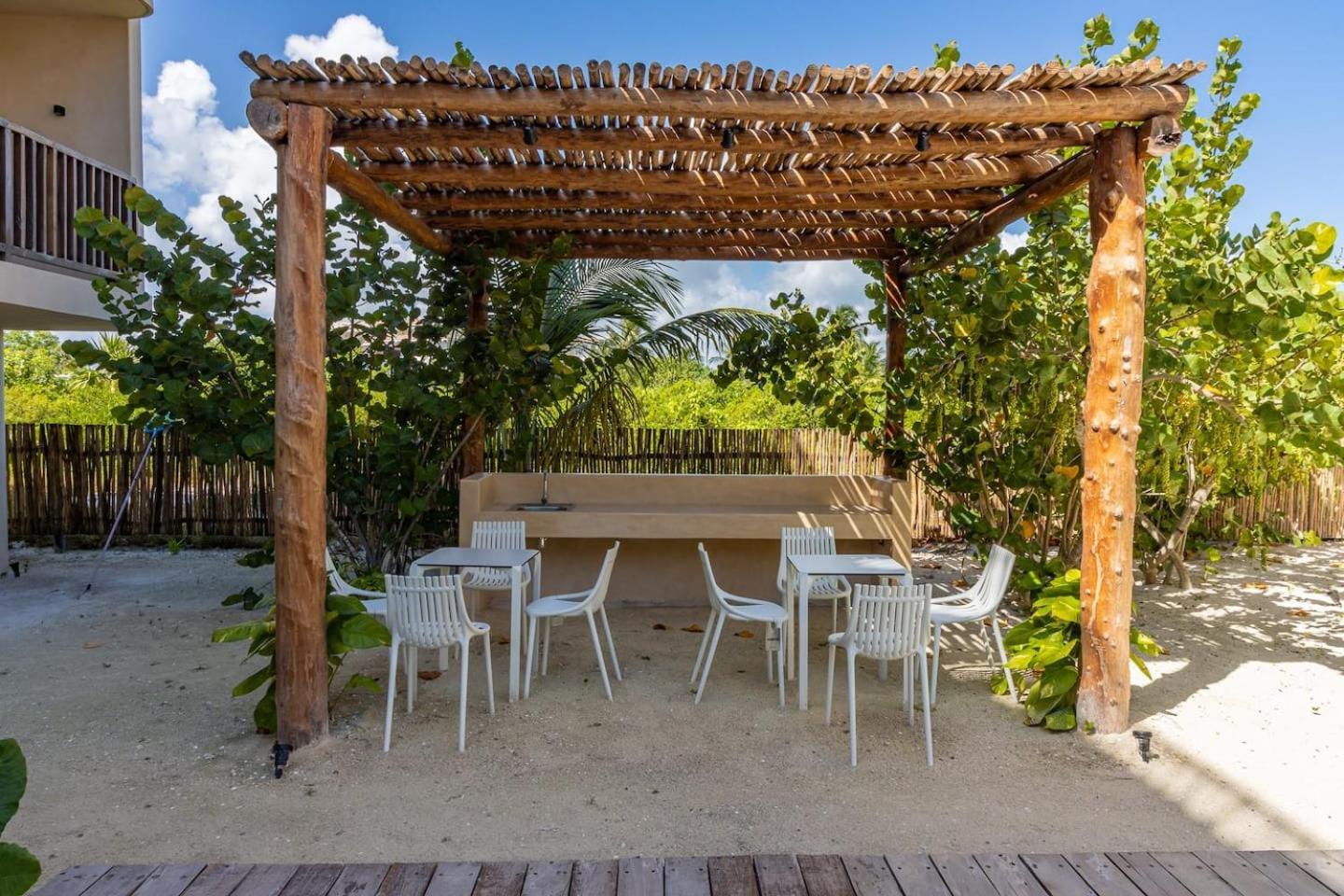 Pool View Loft Steps From The Ocean In Punta Cocos - C101 Hotel Isla Holbox Kültér fotó