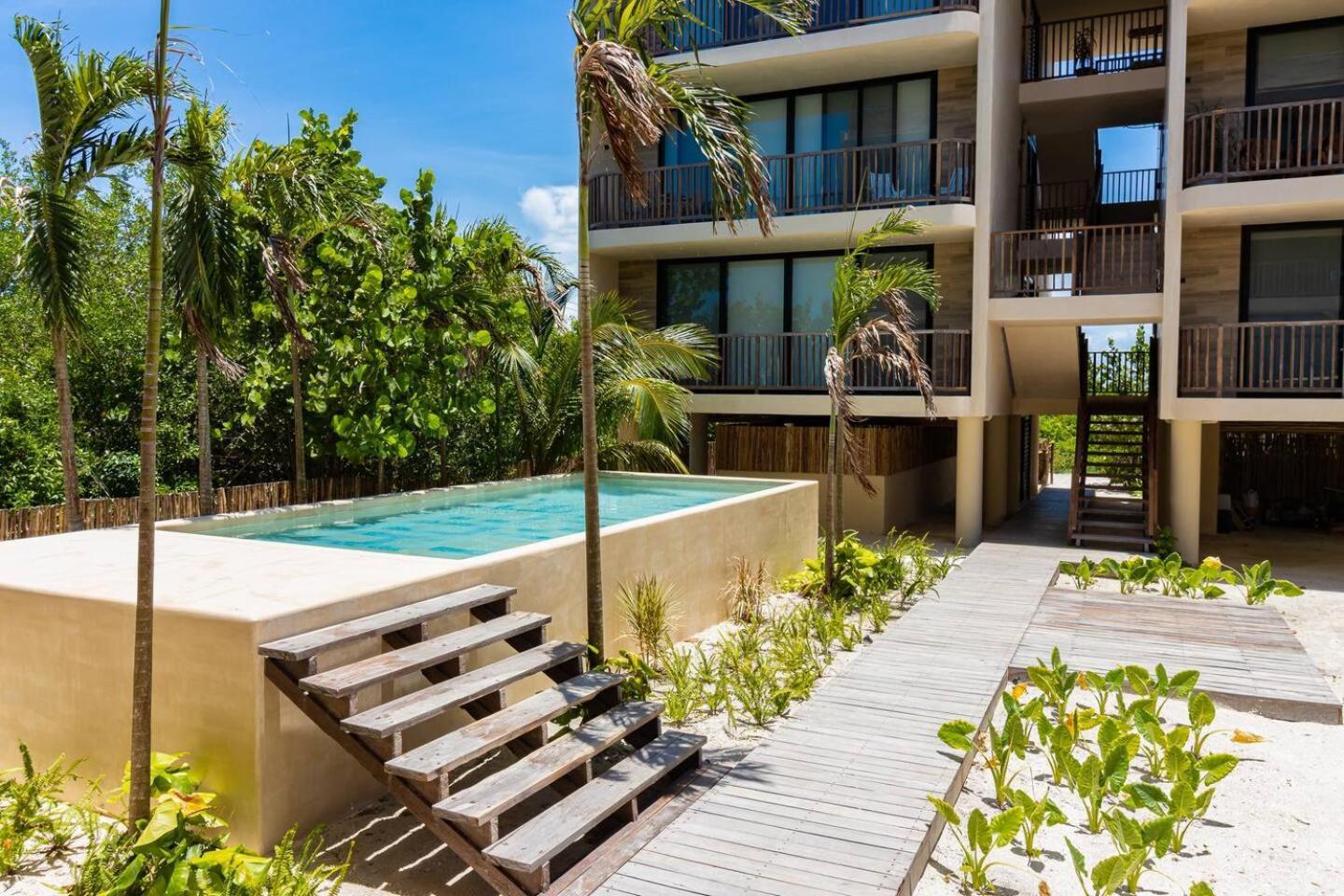 Pool View Loft Steps From The Ocean In Punta Cocos - C101 Hotel Isla Holbox Kültér fotó